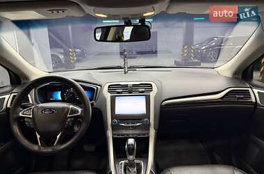 Седан Ford Fusion 2013 в 