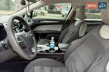 Седан Ford Fusion 2015 в 