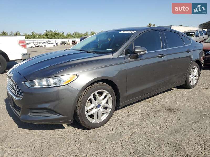 Седан Ford Fusion 2016 в 