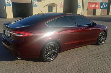 Седан Ford Fusion 2018 в 