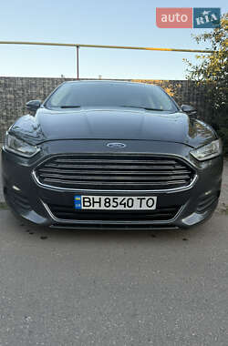 Седан Ford Fusion 2015 в 