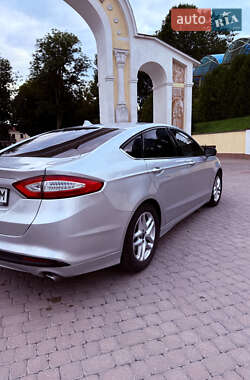 Седан Ford Fusion 2014 в 