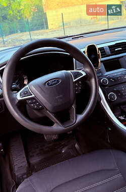 Седан Ford Fusion 2014 в 