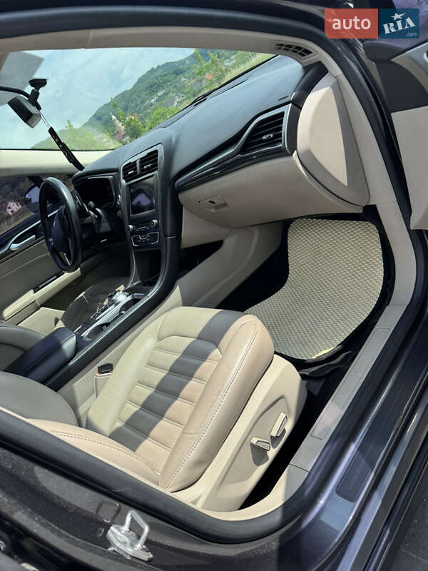 Седан Ford Fusion 2016 в Мукачевому