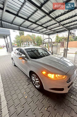 Седан Ford Fusion 2014 в 