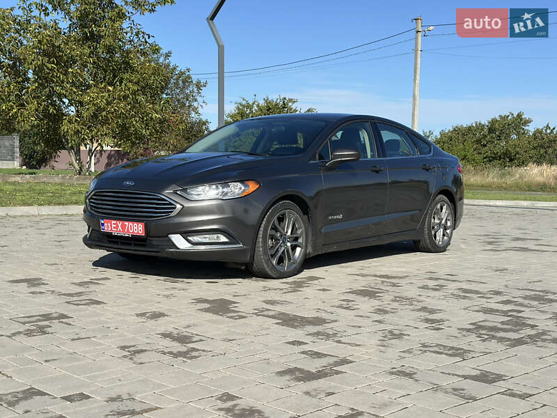 Седан Ford Fusion 2017 в 