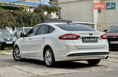 Седан Ford Fusion 2015 в 