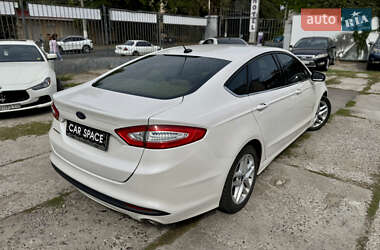 Седан Ford Fusion 2015 в 