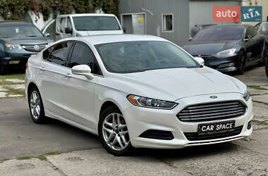 Седан Ford Fusion 2015 в 