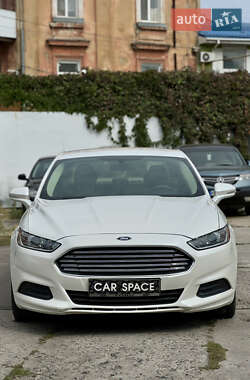 Седан Ford Fusion 2015 в 