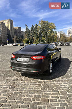 Седан Ford Fusion 2013 в 