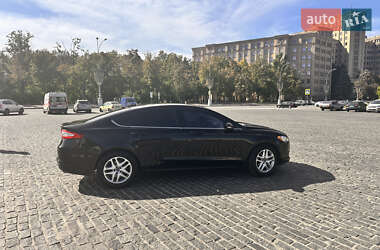 Седан Ford Fusion 2013 в 