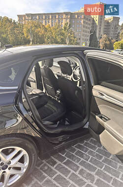 Седан Ford Fusion 2013 в 