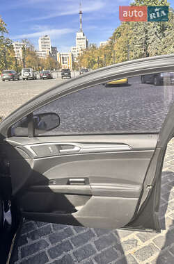 Седан Ford Fusion 2013 в 