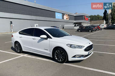 Седан Ford Fusion 2017 в 