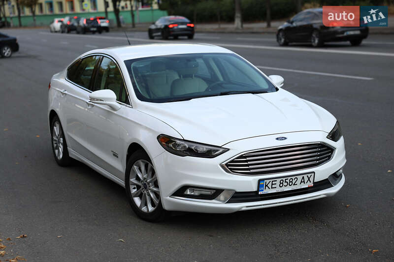 Седан Ford Fusion 2016 в Дніпрі