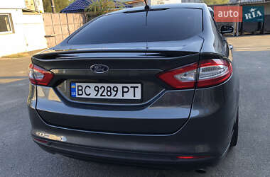Седан Ford Fusion 2016 в 