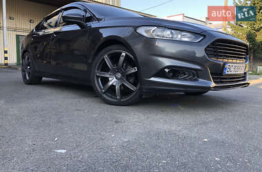 Седан Ford Fusion 2016 в 