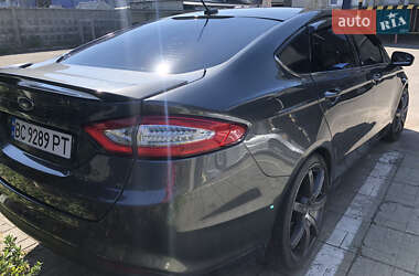 Седан Ford Fusion 2016 в 