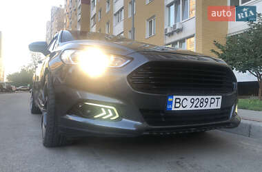 Седан Ford Fusion 2016 в 