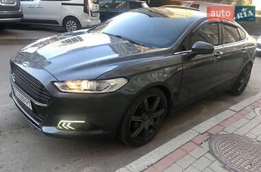 Седан Ford Fusion 2016 в 