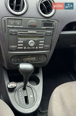 Хэтчбек Ford Fusion 2006 в 