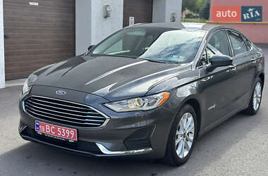 Седан Ford Fusion 2019 в Рівному
