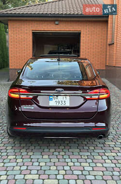 Седан Ford Fusion 2016 в 