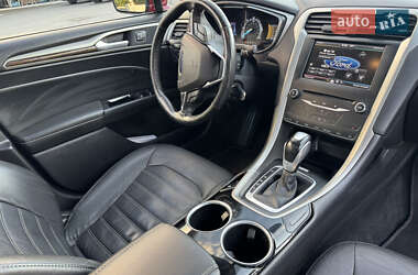 Седан Ford Fusion 2013 в 
