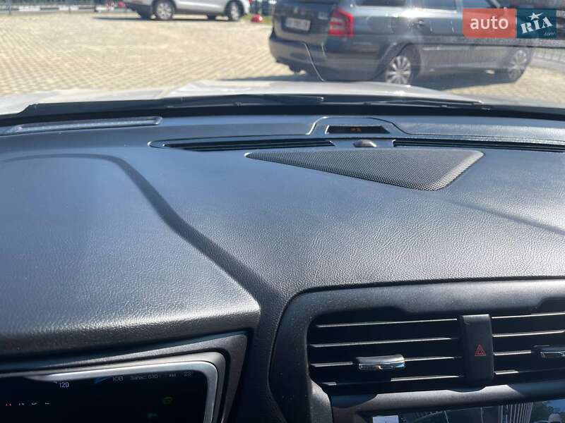 Седан Ford Fusion 2019 в Харкові