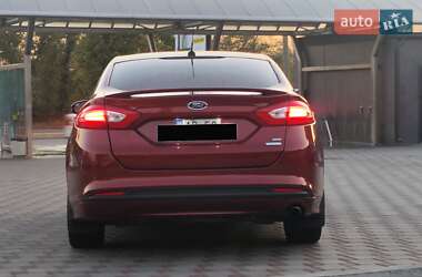 Седан Ford Fusion 2013 в 