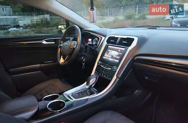 Седан Ford Fusion 2013 в 