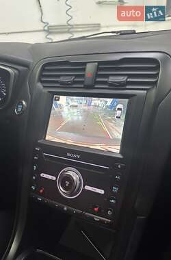 Седан Ford Fusion 2018 в 