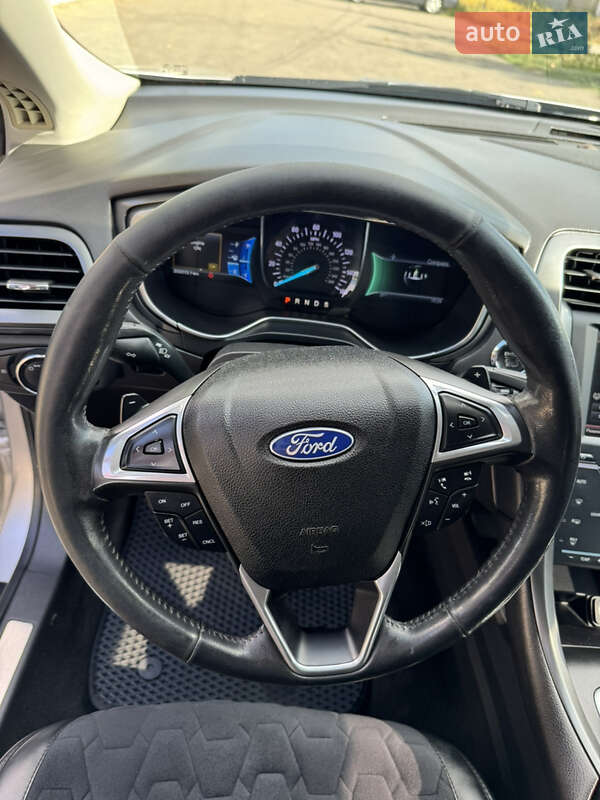 Седан Ford Fusion 2013 в Арцизові