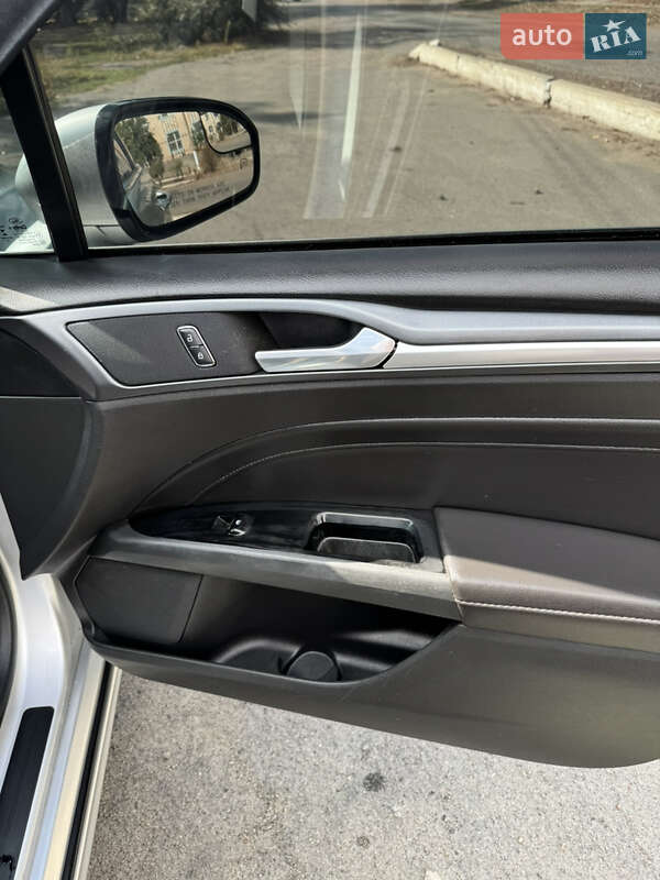 Седан Ford Fusion 2013 в Арцизові