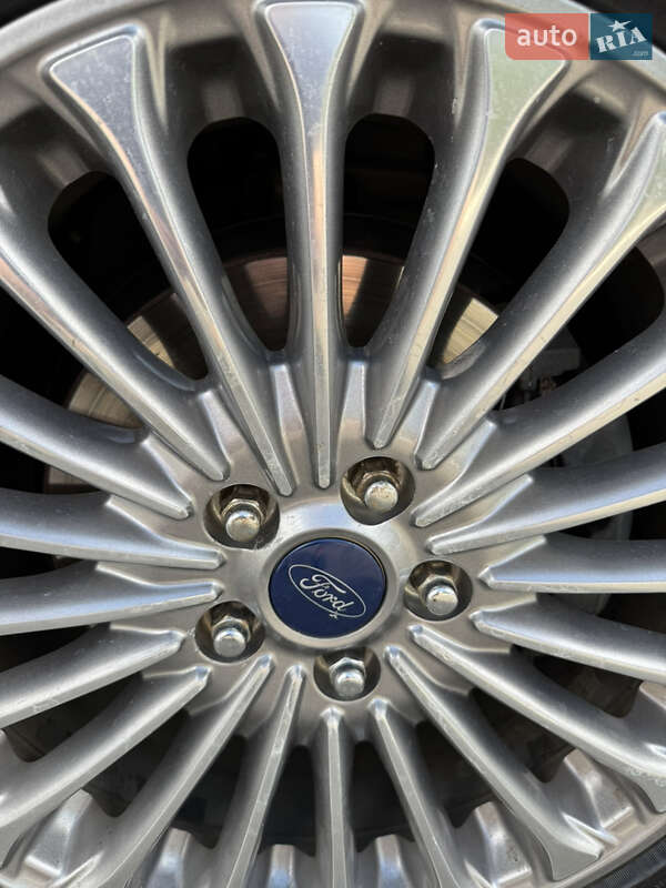Седан Ford Fusion 2013 в Арцизові