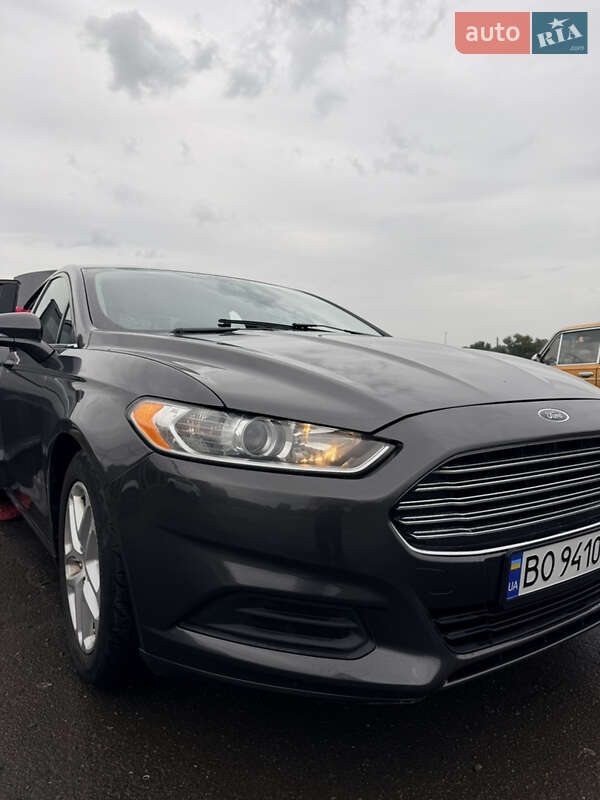 Седан Ford Fusion 2015 в Балті