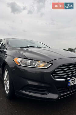 Седан Ford Fusion 2015 в 