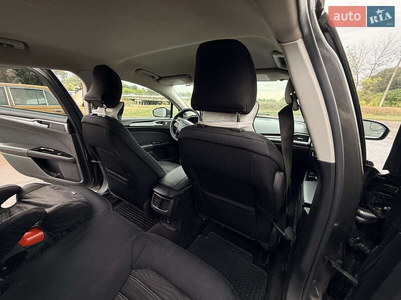 Седан Ford Fusion 2015 в Балті