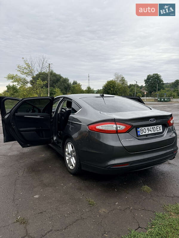 Седан Ford Fusion 2015 в Балті