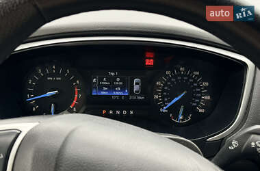 Седан Ford Fusion 2015 в 