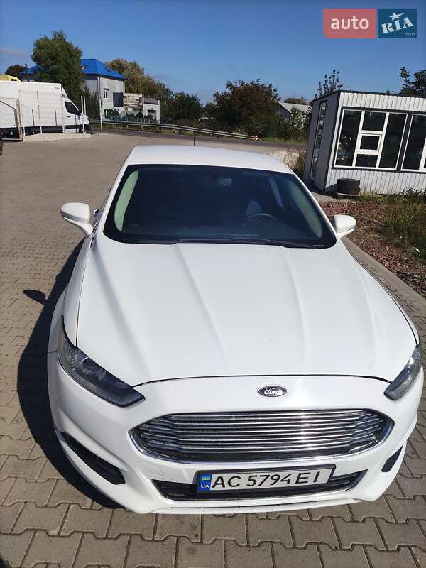 Седан Ford Fusion 2013 в Нововолинську