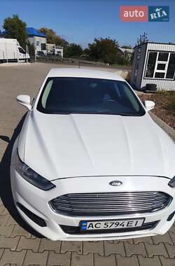 Седан Ford Fusion 2013 в 