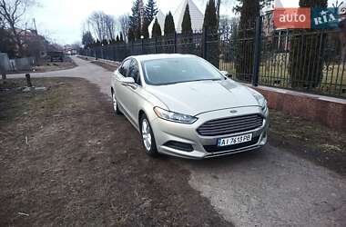 Седан Ford Fusion 2015 в 