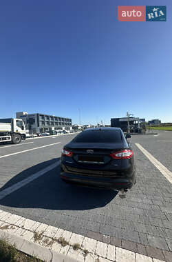 Седан Ford Fusion 2013 в 