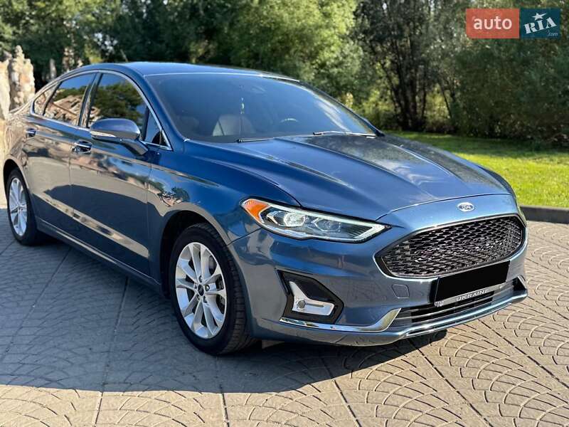 Седан Ford Fusion 2018 в Луцке