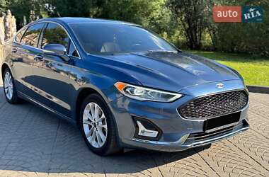 Седан Ford Fusion 2018 в 