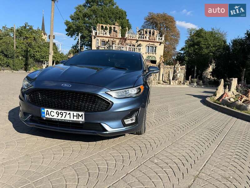 Седан Ford Fusion 2018 в Луцке
