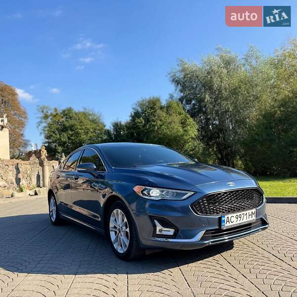 Седан Ford Fusion 2018 в Луцке