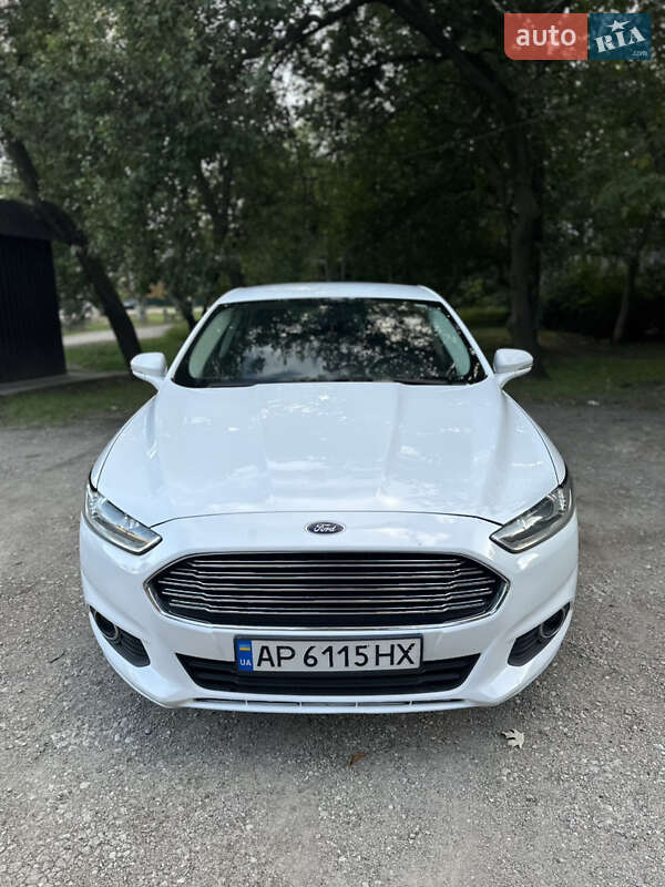 Седан Ford Fusion 2015 в 